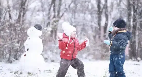 Jak zaplanować udane półkolonie zimowe dla dzieci?
