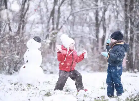 Jak zaplanować udane półkolonie zimowe dla dzieci?