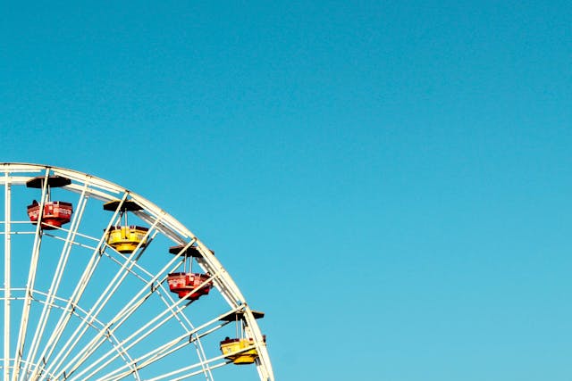 Dzień pełen emocji i organizacji – szkolny wyjazd do parku rozrywki